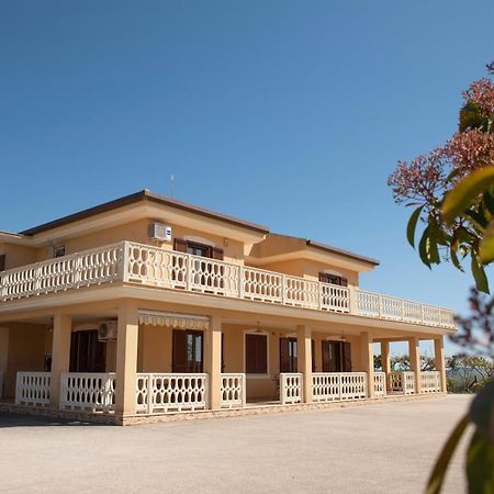 B&B La Terrazza Degli Scrittori Racalmuto ภายนอก รูปภาพ