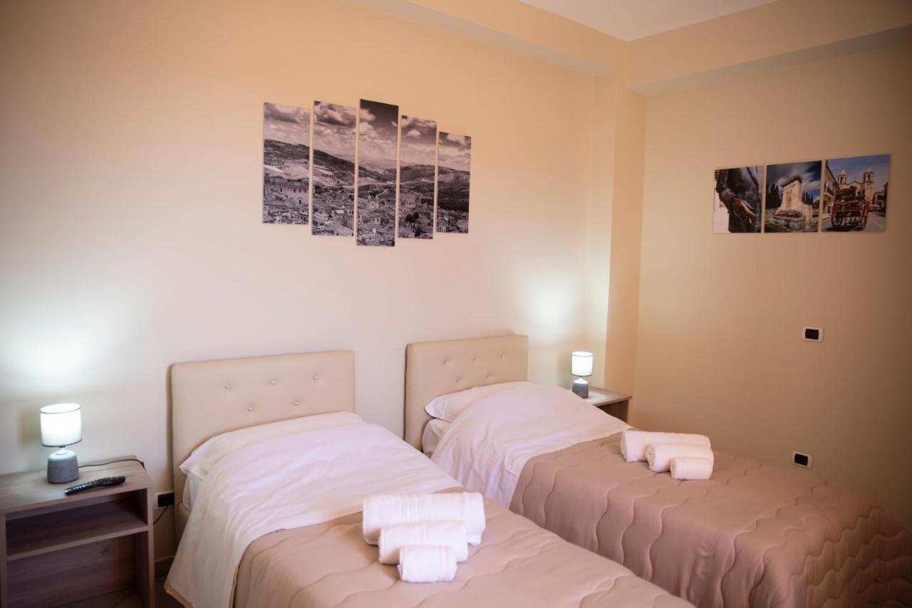 B&B La Terrazza Degli Scrittori Racalmuto ภายนอก รูปภาพ