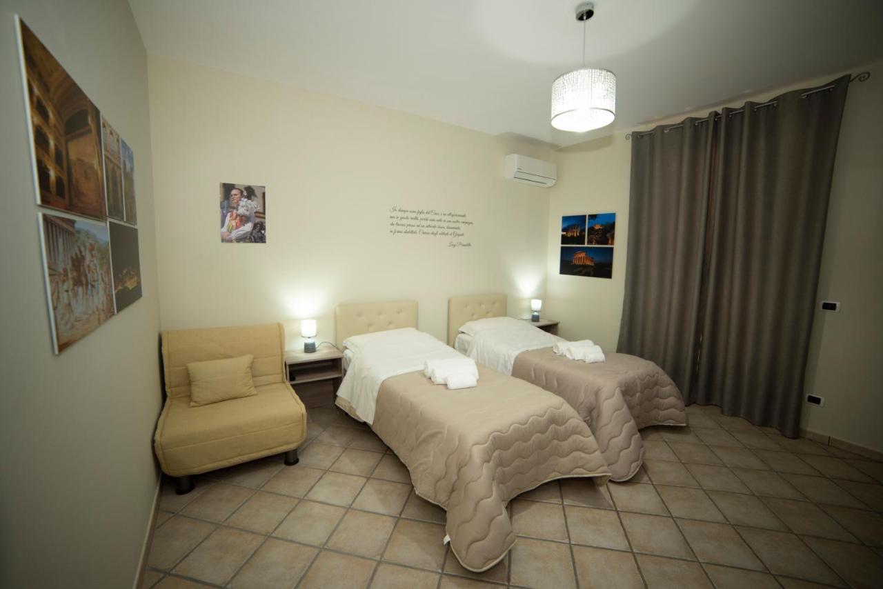 B&B La Terrazza Degli Scrittori Racalmuto ภายนอก รูปภาพ