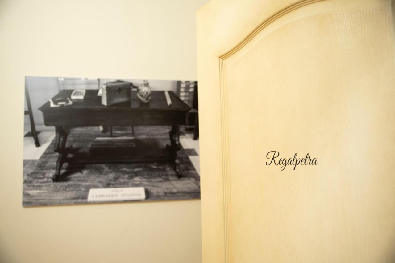 B&B La Terrazza Degli Scrittori Racalmuto ภายนอก รูปภาพ