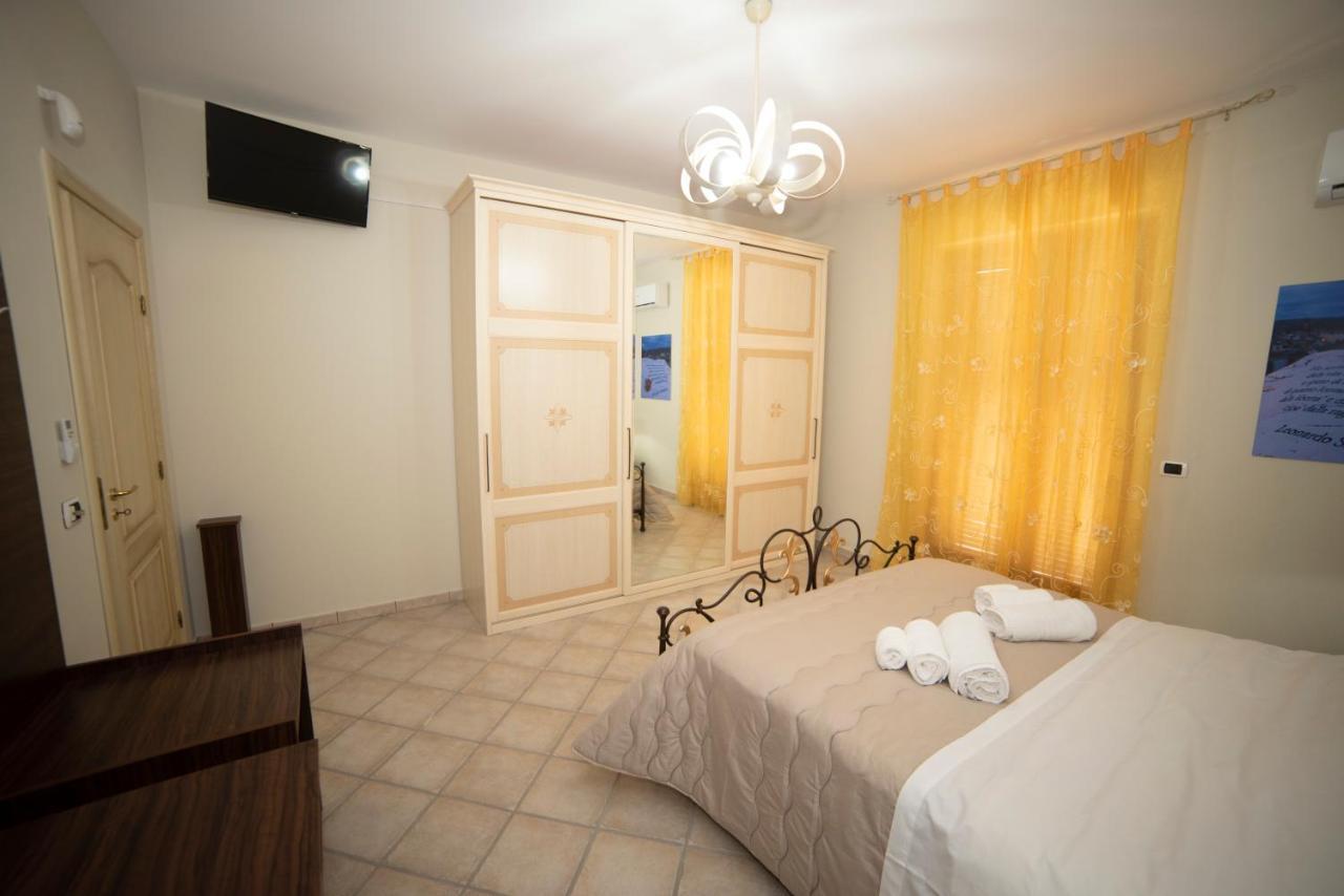 B&B La Terrazza Degli Scrittori Racalmuto ภายนอก รูปภาพ
