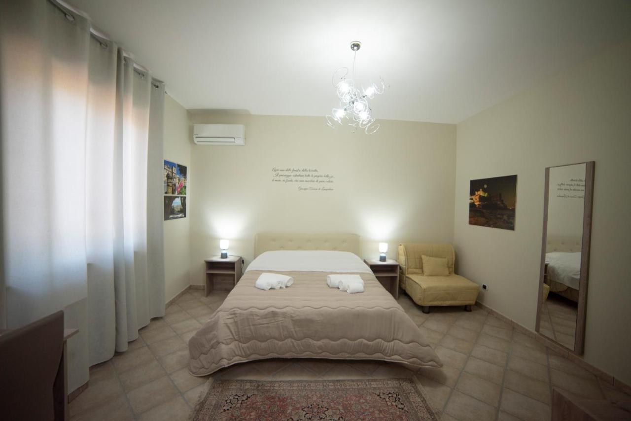 B&B La Terrazza Degli Scrittori Racalmuto ภายนอก รูปภาพ