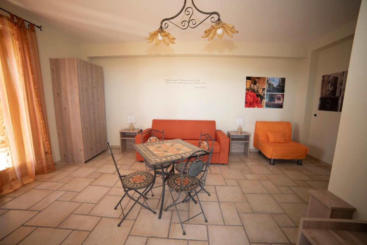 B&B La Terrazza Degli Scrittori Racalmuto ภายนอก รูปภาพ