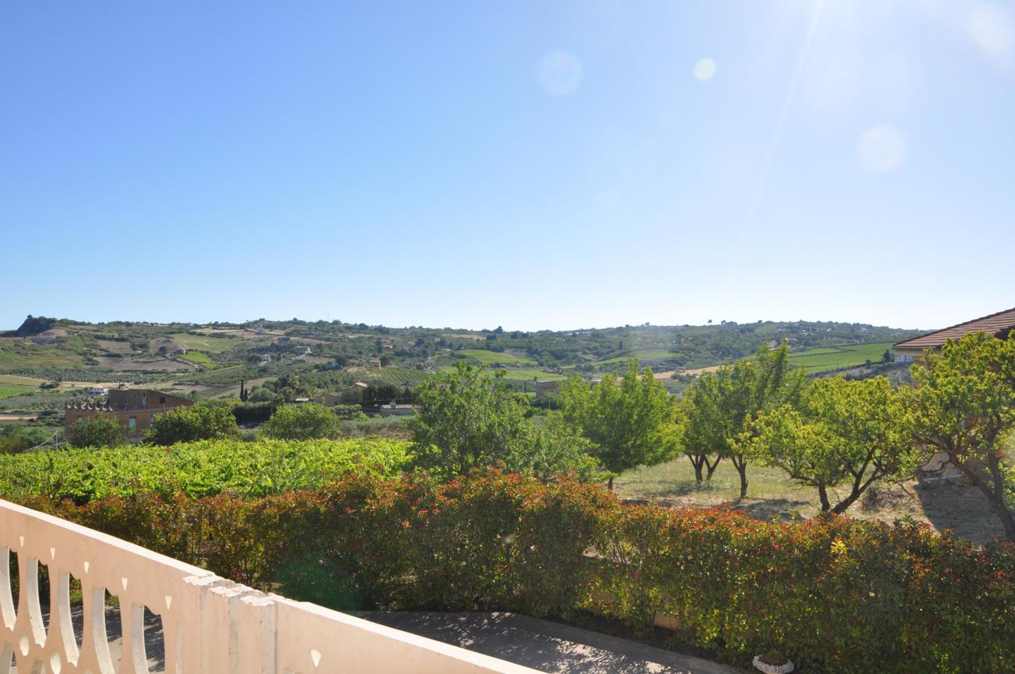 B&B La Terrazza Degli Scrittori Racalmuto ภายนอก รูปภาพ