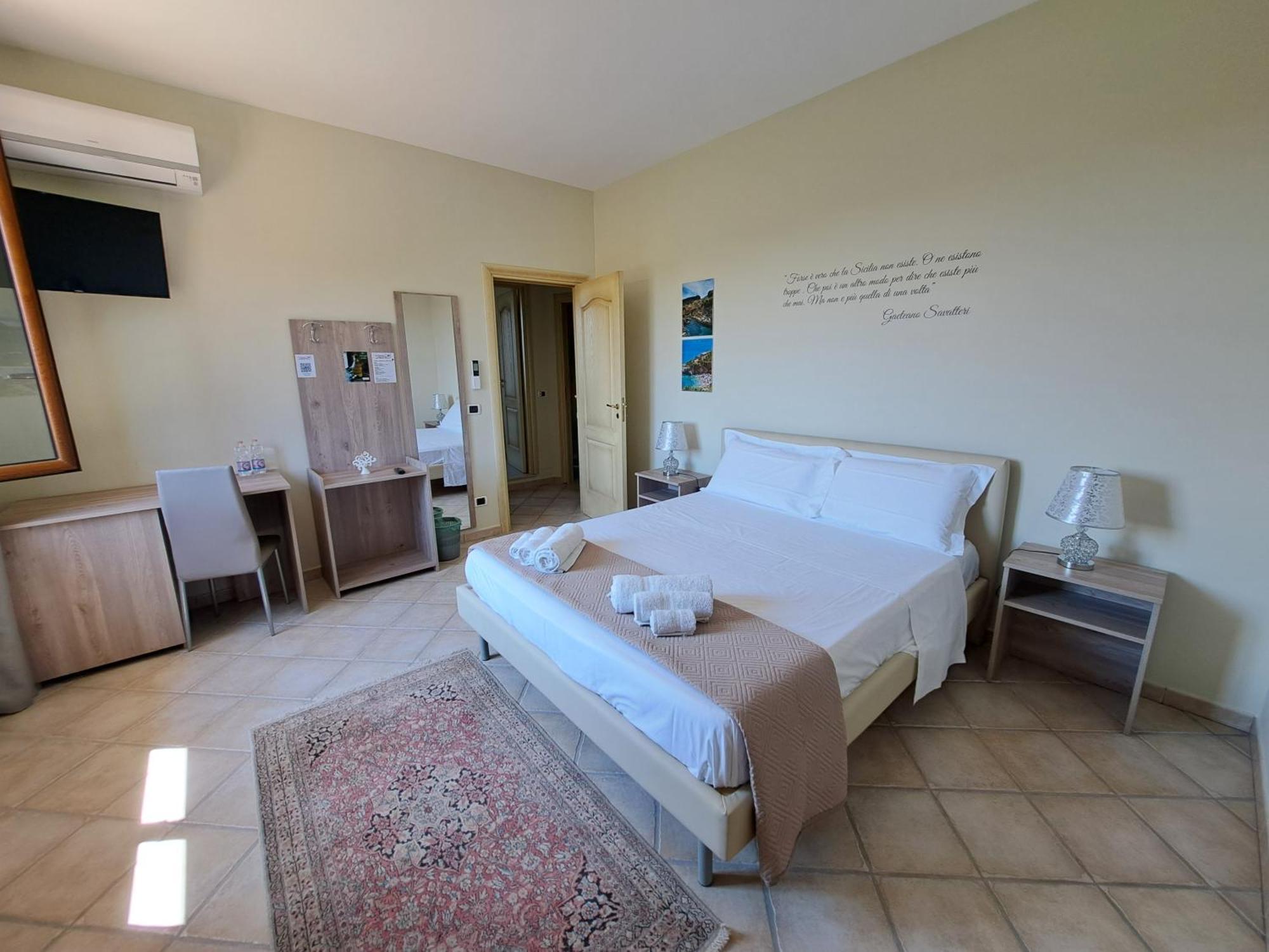 B&B La Terrazza Degli Scrittori Racalmuto ภายนอก รูปภาพ