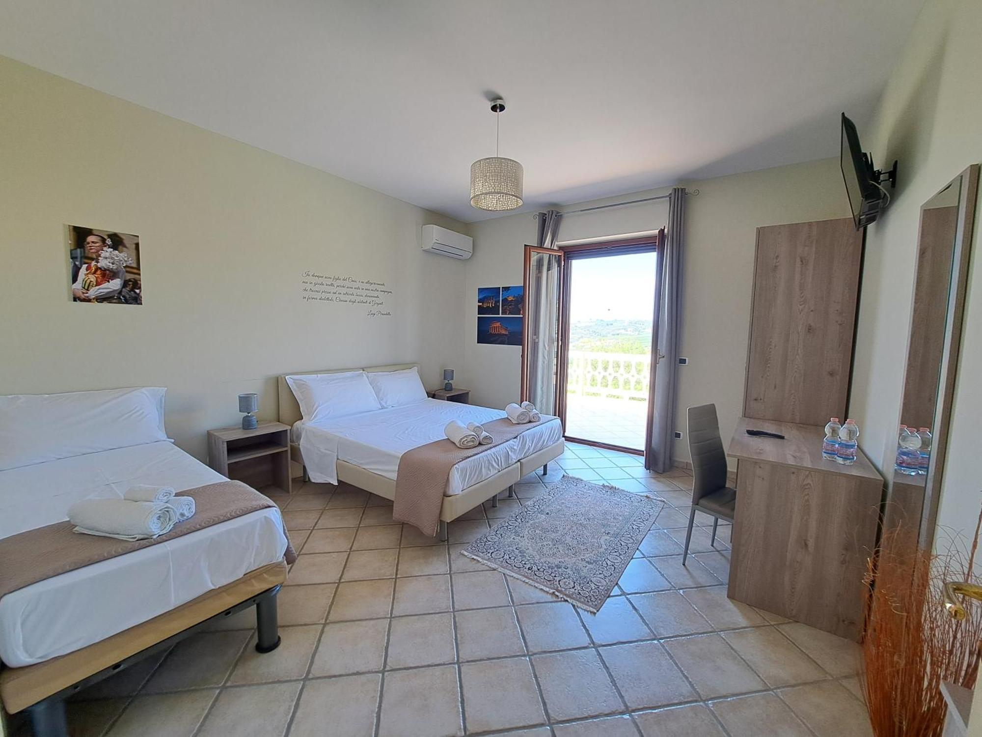 B&B La Terrazza Degli Scrittori Racalmuto ภายนอก รูปภาพ